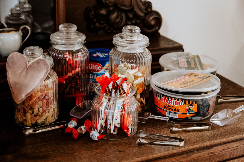 Süßigkeiten-Buffet mit Haribo und Ullije